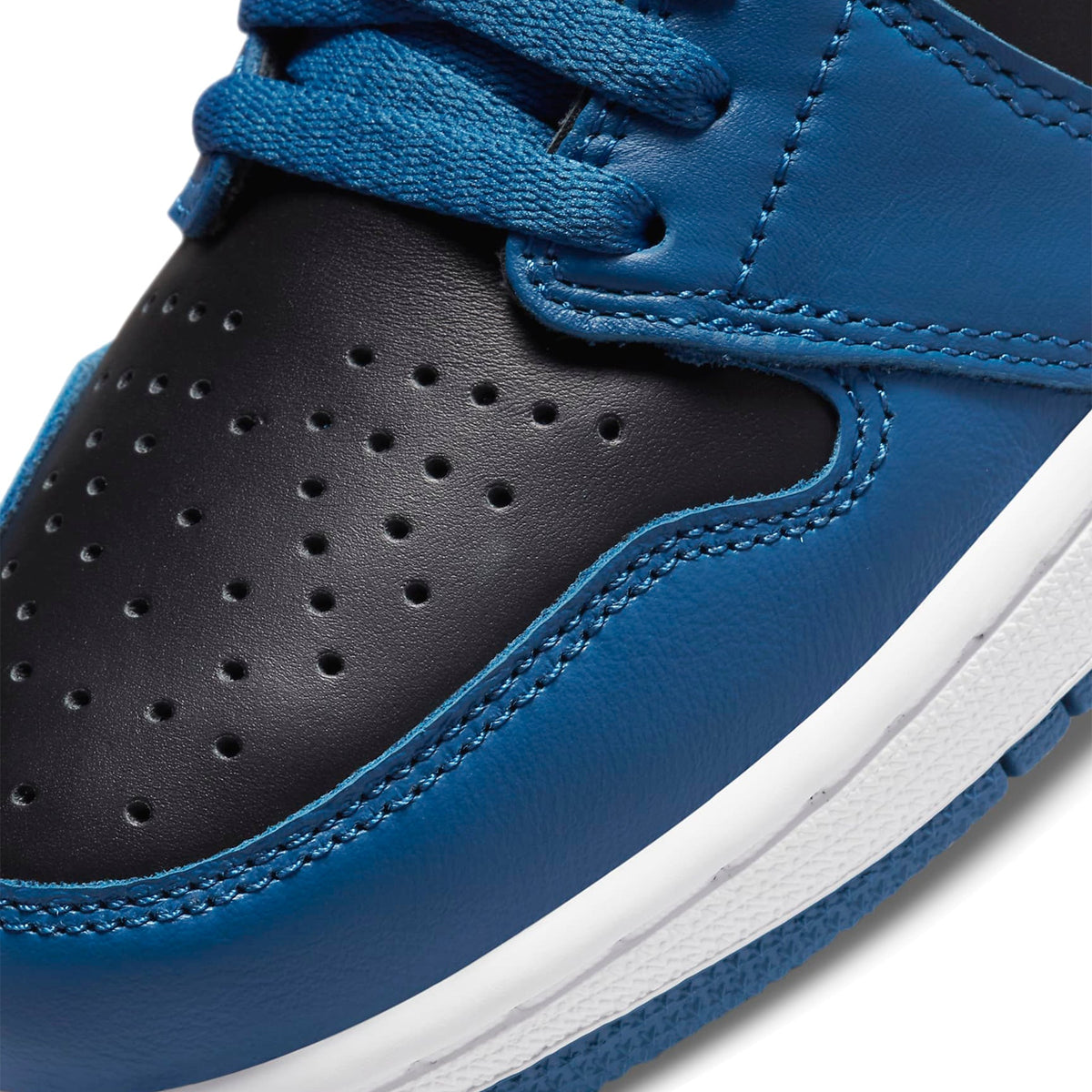 Air Jordan 1 Retro OG Dark Marina Blue Sneakers
